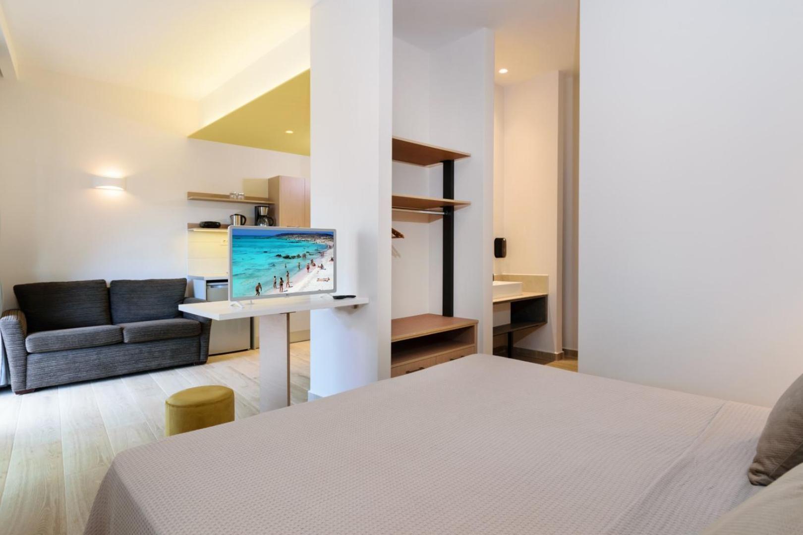 Iliana Apartments Falasarna Bagian luar foto