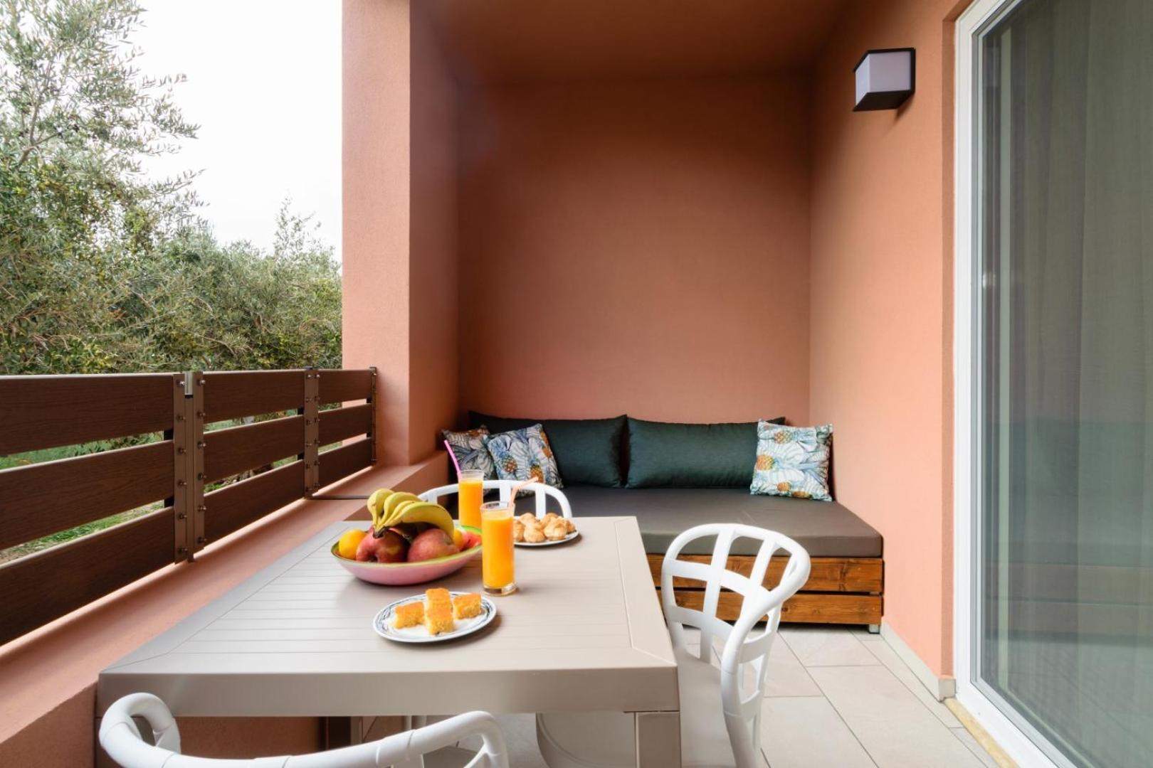 Iliana Apartments Falasarna Bagian luar foto