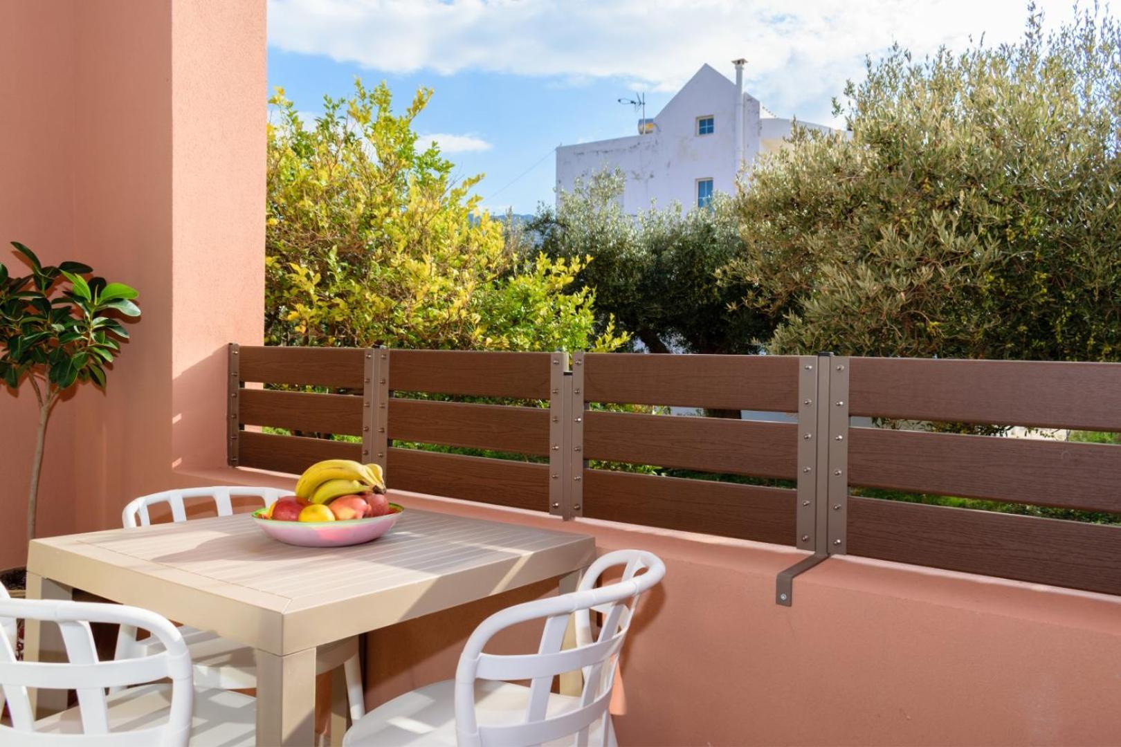 Iliana Apartments Falasarna Bagian luar foto