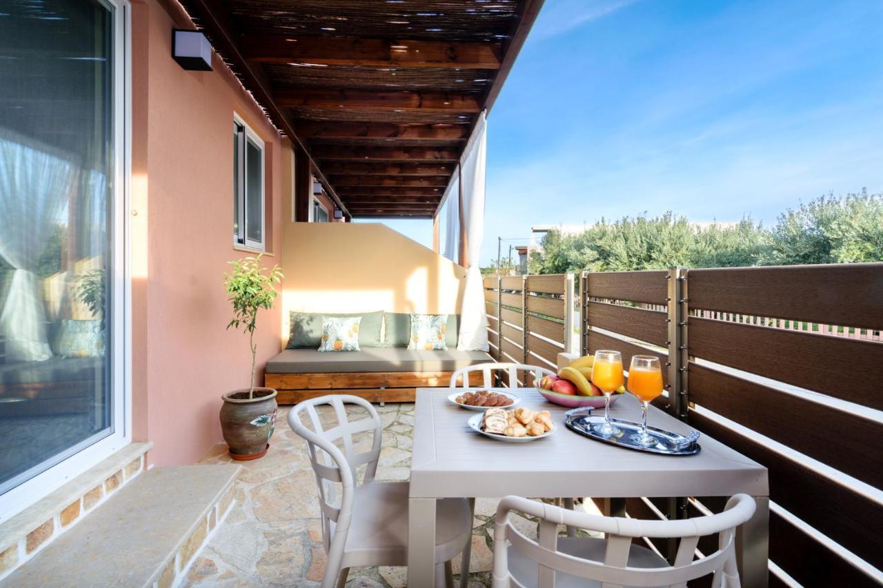 Iliana Apartments Falasarna Bagian luar foto