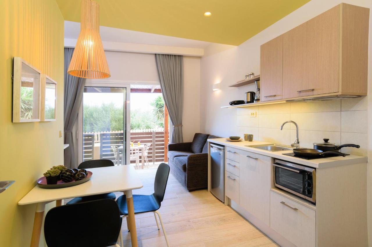 Iliana Apartments Falasarna Bagian luar foto