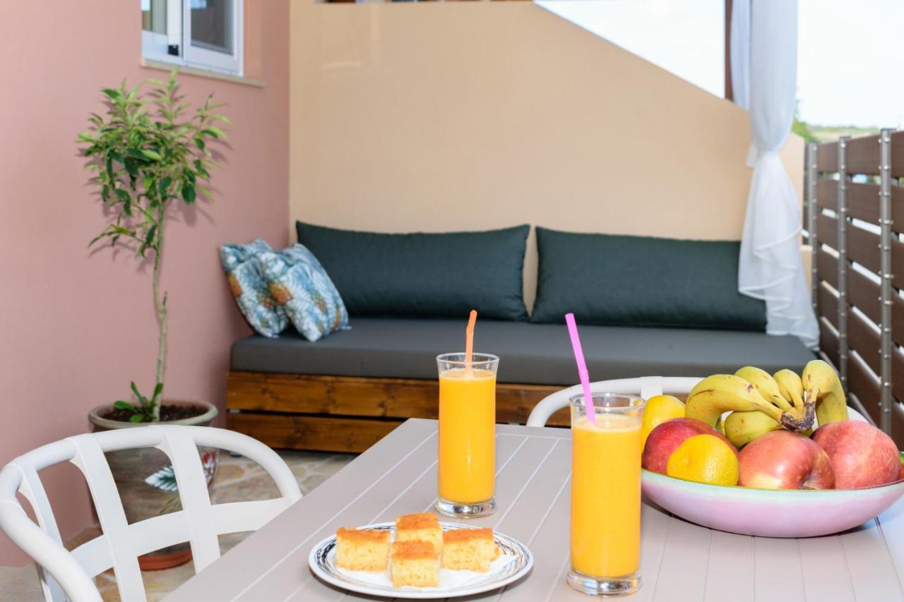Iliana Apartments Falasarna Bagian luar foto