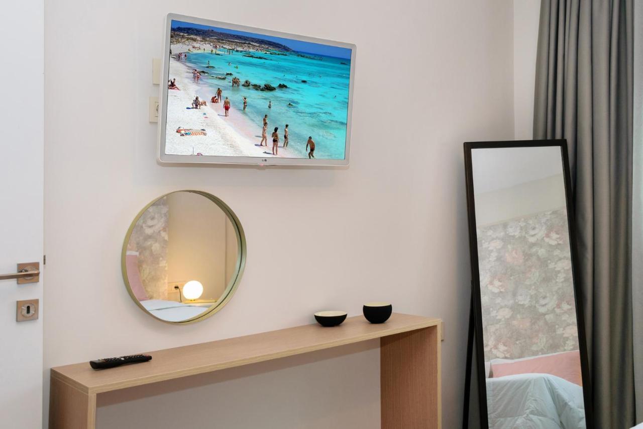 Iliana Apartments Falasarna Bagian luar foto